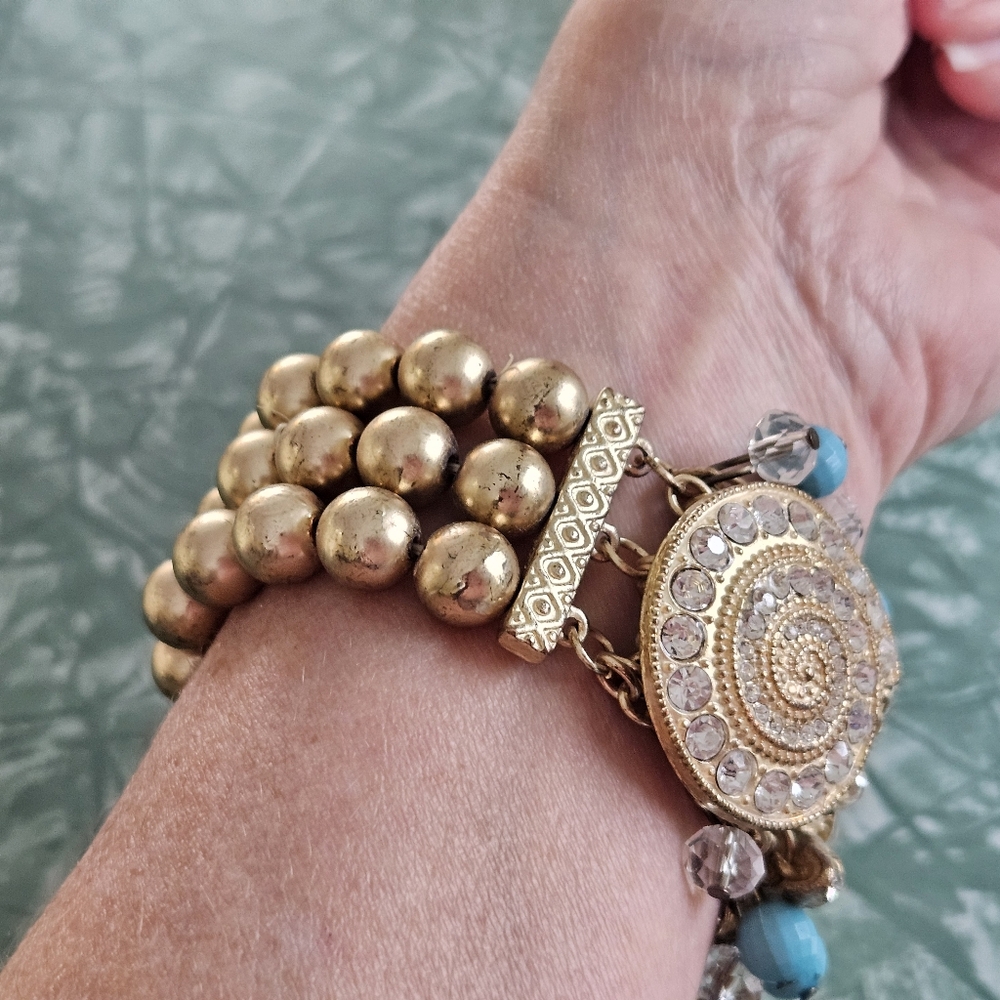 Gold and Blue Shell Bracelet - Picture 5 of 7